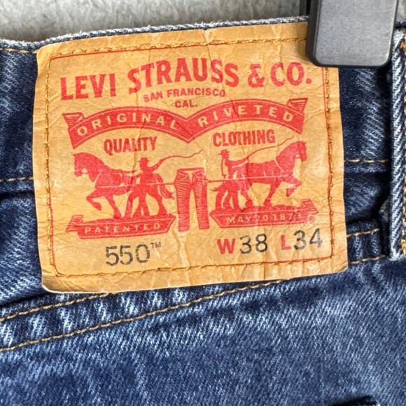 Levi's Men's 550 Relaxed Fit  Denim Jeans Medium Stonewash 38/34 - Picture 3 of 7